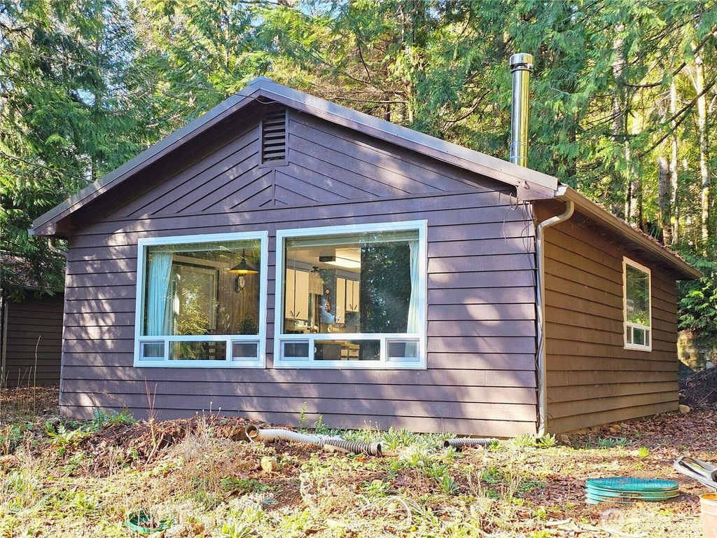 121 Bay View Avenue, Brinnon, WA 98320