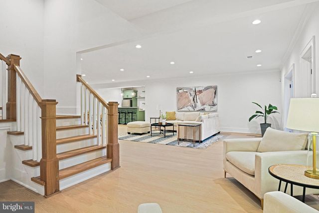901 ECHOLS ST SE, Vienna, VA 22180