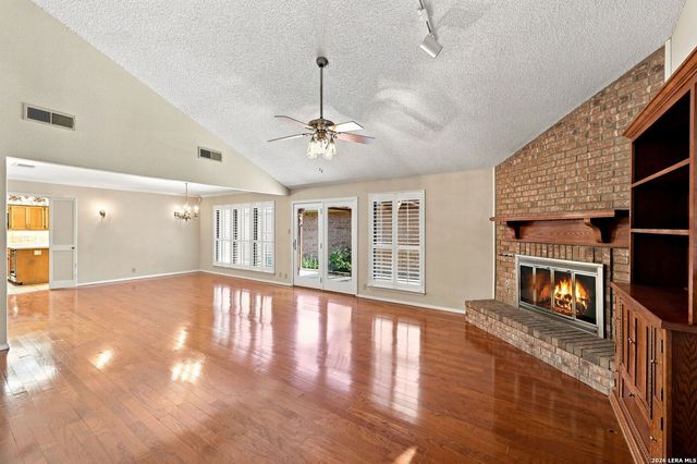 1800 SHADOW PARK ST, San Antonio, TX 78232