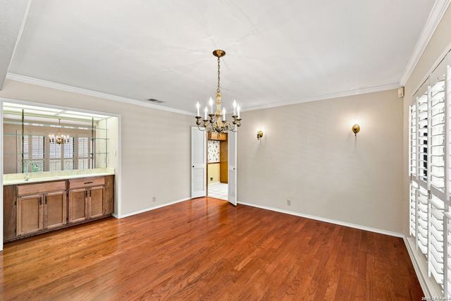 1800 SHADOW PARK ST, San Antonio, TX 78232