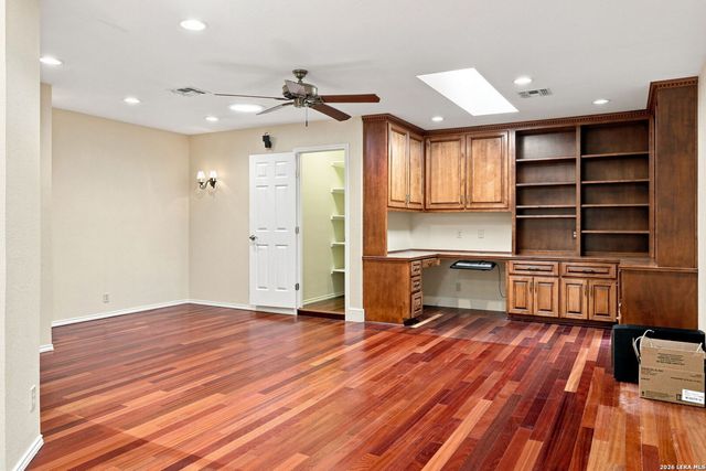 1800 SHADOW PARK ST, San Antonio, TX 78232