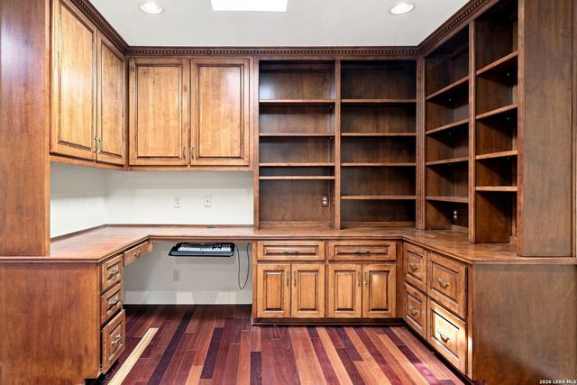1800 SHADOW PARK ST, San Antonio, TX 78232