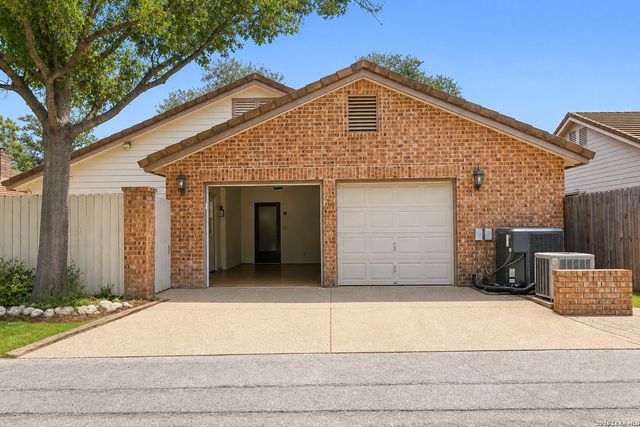 1800 SHADOW PARK ST, San Antonio, TX 78232