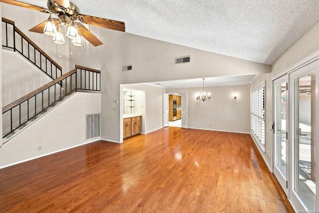 1800 SHADOW PARK ST, San Antonio, TX 78232