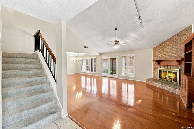 1800 SHADOW PARK ST, San Antonio, TX 78232