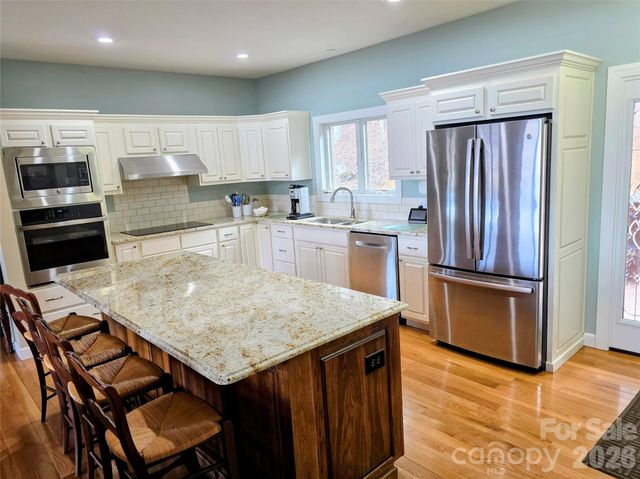 254 Ray Mine Road, Burnsville, NC 28714