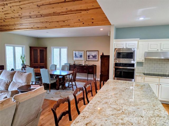 254 Ray Mine Road, Burnsville, NC 28714
