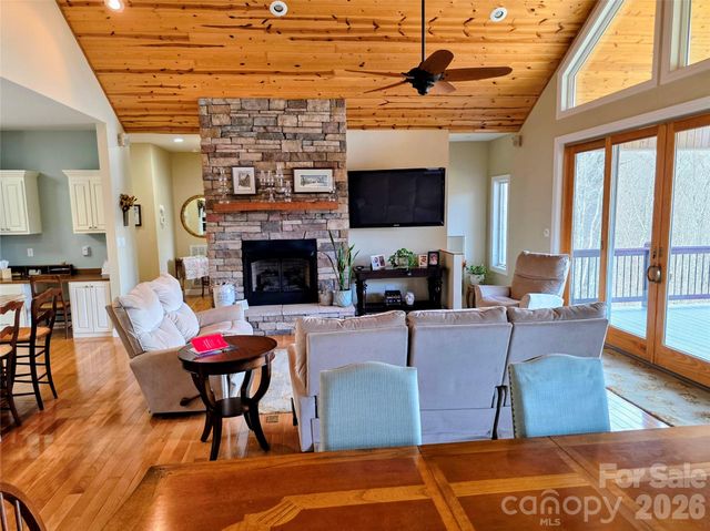 254 Ray Mine Road, Burnsville, NC 28714
