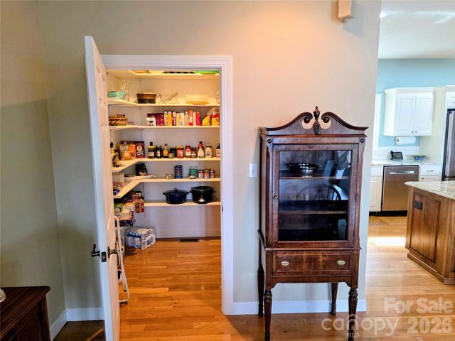 254 Ray Mine Road, Burnsville, NC 28714