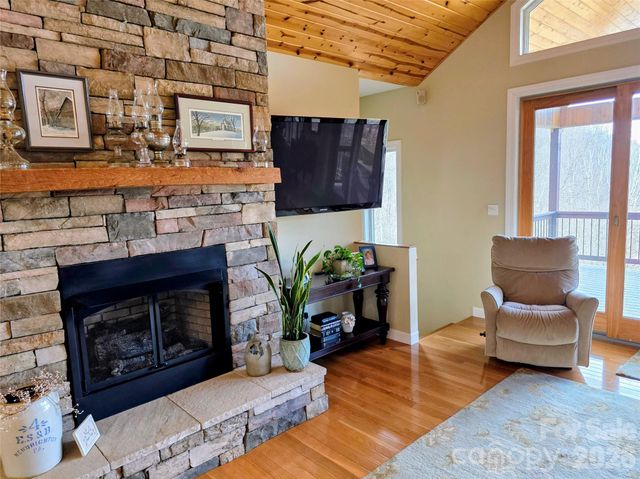 254 Ray Mine Road, Burnsville, NC 28714