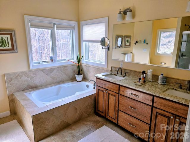 254 Ray Mine Road, Burnsville, NC 28714