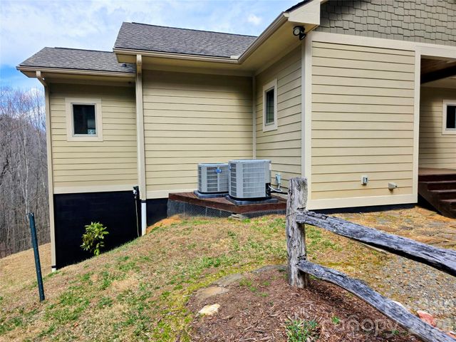 254 Ray Mine Road, Burnsville, NC 28714
