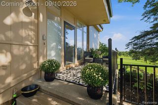 988 Golfview Court, Rochester Hills, MI 48307