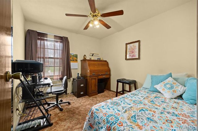 208 Pine Ridge Drive, Godfrey, IL 62035