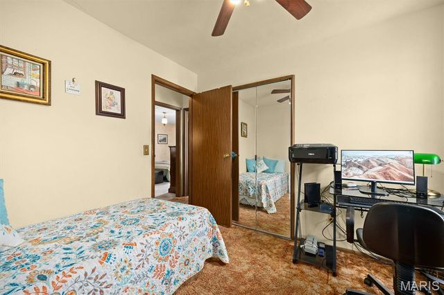 208 Pine Ridge Drive, Godfrey, IL 62035