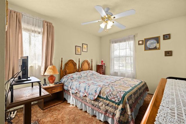 208 Pine Ridge Drive, Godfrey, IL 62035