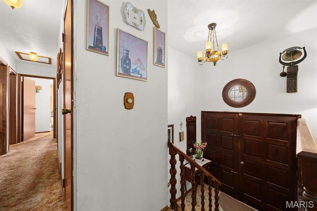 208 Pine Ridge Drive, Godfrey, IL 62035