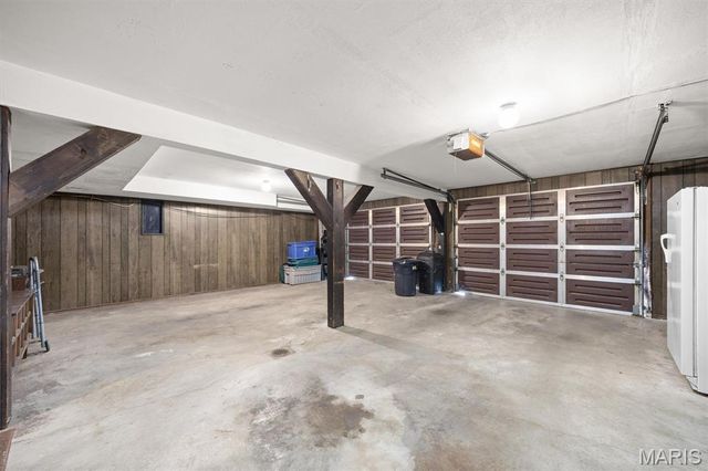 208 Pine Ridge Drive, Godfrey, IL 62035