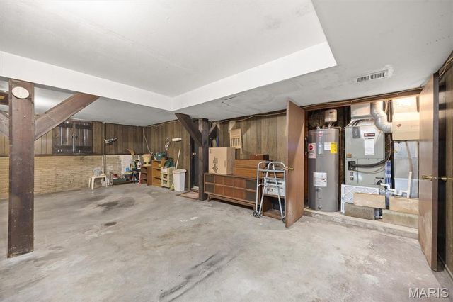 208 Pine Ridge Drive, Godfrey, IL 62035