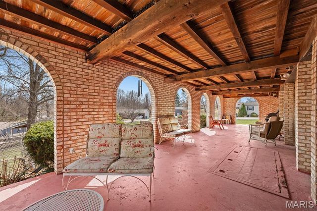 208 Pine Ridge Drive, Godfrey, IL 62035