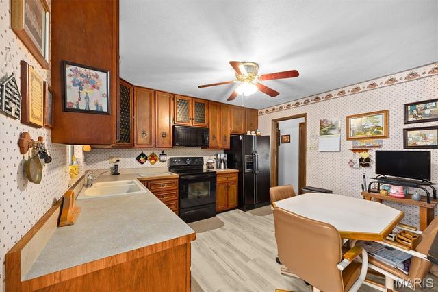 208 Pine Ridge Drive, Godfrey, IL 62035