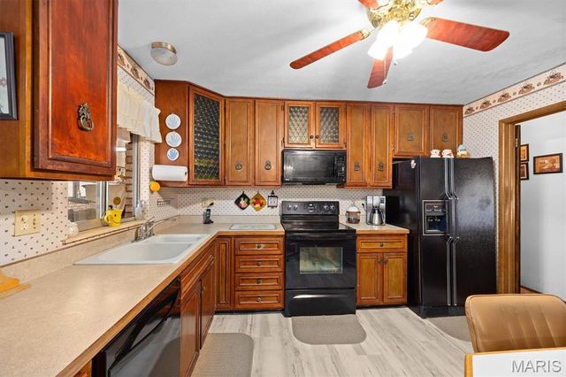 208 Pine Ridge Drive, Godfrey, IL 62035