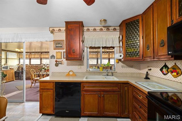 208 Pine Ridge Drive, Godfrey, IL 62035