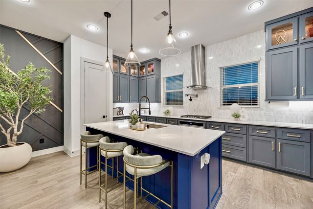 2651 Carmelita Street, Dallas, TX 75212