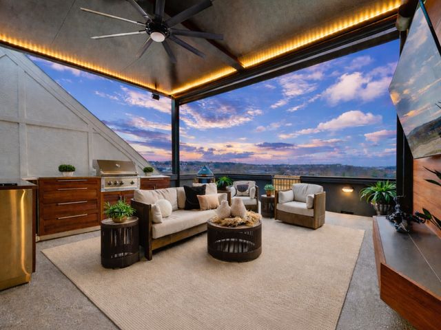 2651 Carmelita Street, Dallas, TX 75212