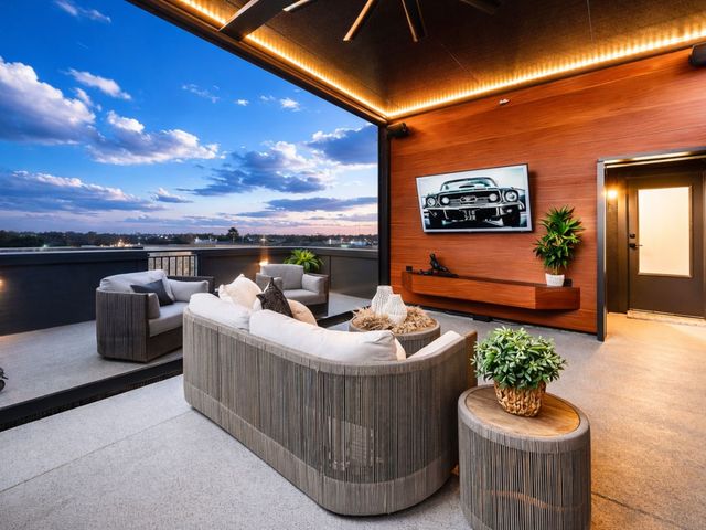 2651 Carmelita Street, Dallas, TX 75212