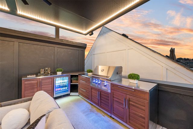 2651 Carmelita Street, Dallas, TX 75212