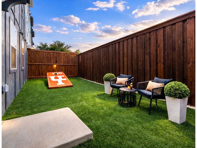 2651 Carmelita Street, Dallas, TX 75212