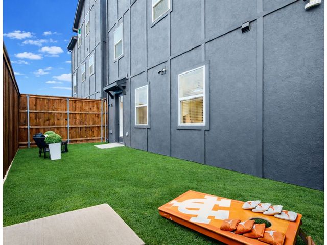 2651 Carmelita Street, Dallas, TX 75212