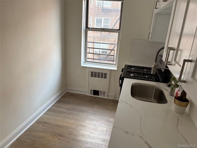 67-12 Yellowstone Boulevard F6, Flushing, NY 11375