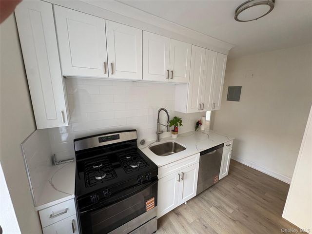 67-12 Yellowstone Boulevard F6, Flushing, NY 11375