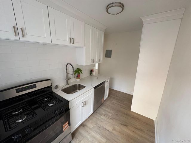 67-12 Yellowstone Boulevard F6, Flushing, NY 11375