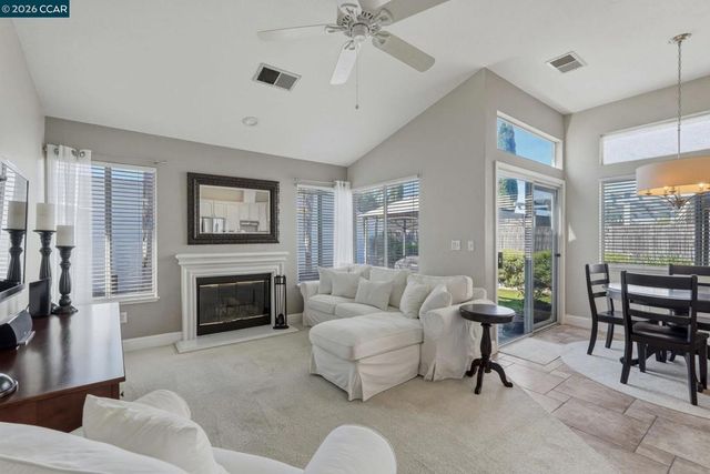 1713 Fairhaven Ct, Oakley, CA 94561