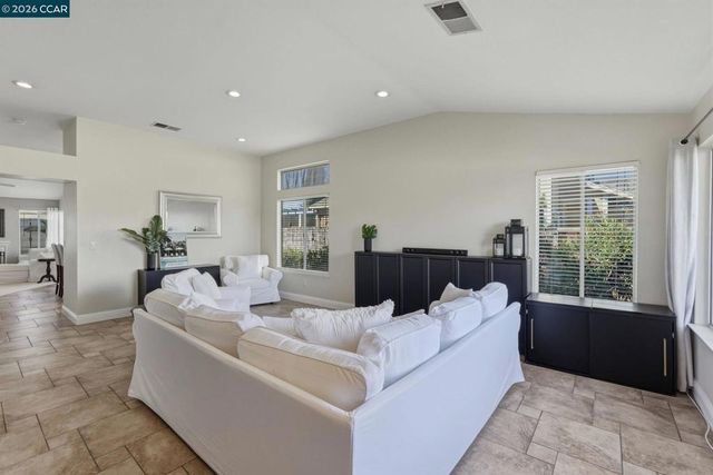 1713 Fairhaven Ct, Oakley, CA 94561