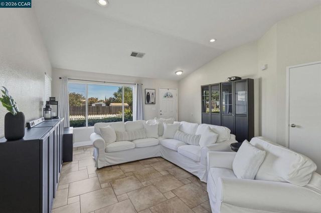 1713 Fairhaven Ct, Oakley, CA 94561