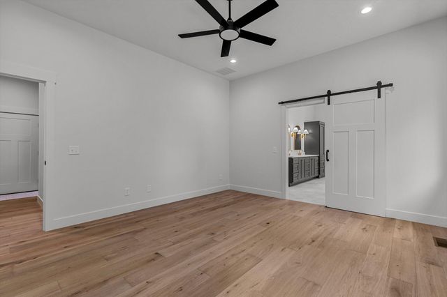 5567 East Wild Horse Drive, Springfield, MO 65802