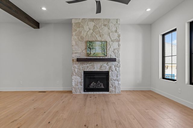 5567 East Wild Horse Drive, Springfield, MO 65802