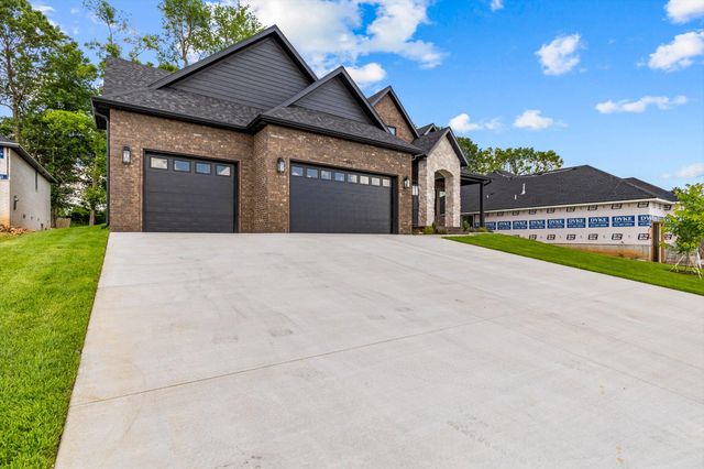 5567 East Wild Horse Drive, Springfield, MO 65802