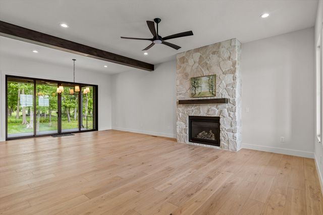 5567 East Wild Horse Drive, Springfield, MO 65802