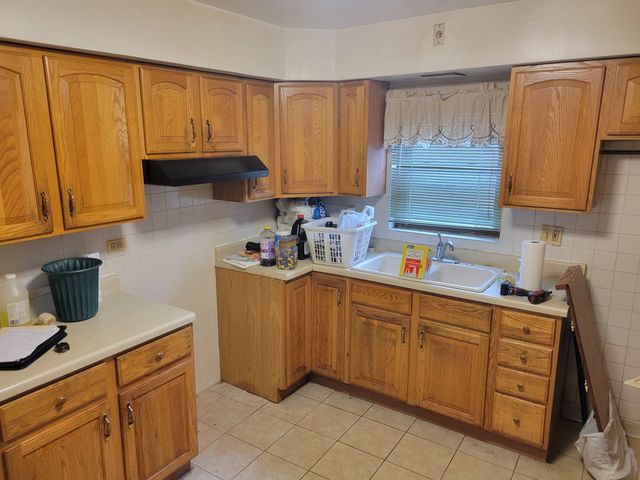 7330 S Oakley Avenue, Chicago, IL 60636