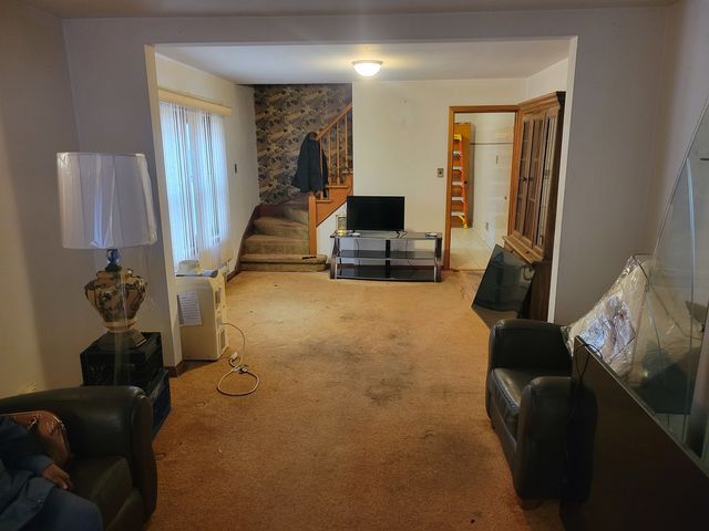 7330 S Oakley Avenue, Chicago, IL 60636