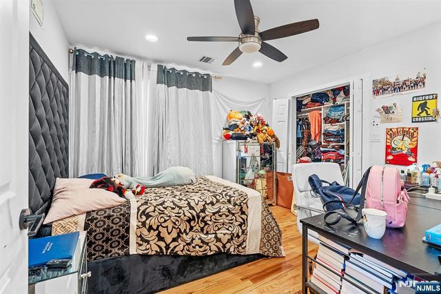 65 Woodward Street, Saddle Brook, NJ 07663