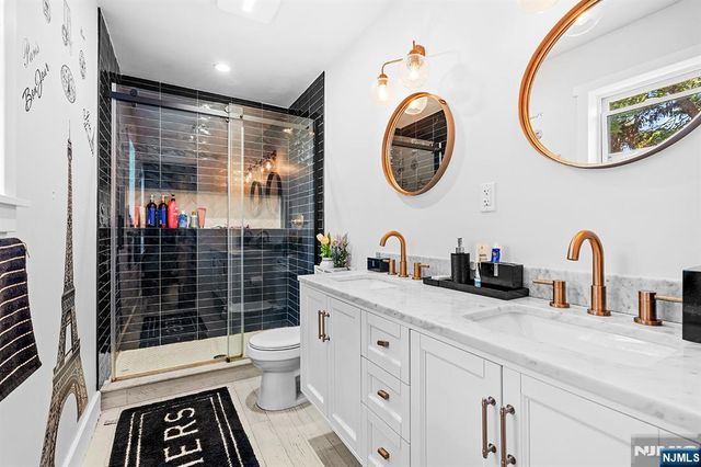 65 Woodward Street, Saddle Brook, NJ 07663