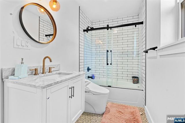 65 Woodward Street, Saddle Brook, NJ 07663