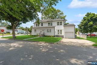 65 Woodward Street, Saddle Brook, NJ 07663