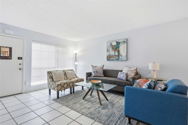 2425 Ashdale DR 90, Austin, TX 78757